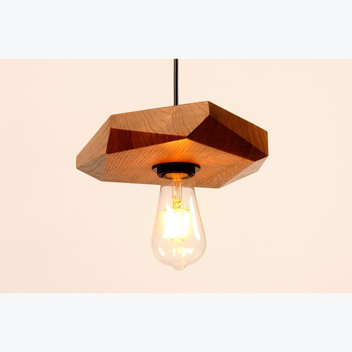 Suspension en chêne massif, design géométrique à facettes