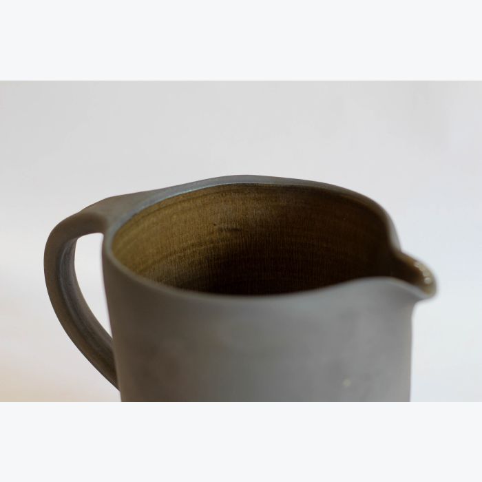 Pichet en grès enfumé - ton sombre
