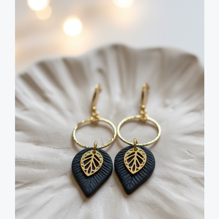 Boucles d’oreilles en porcelaine noires