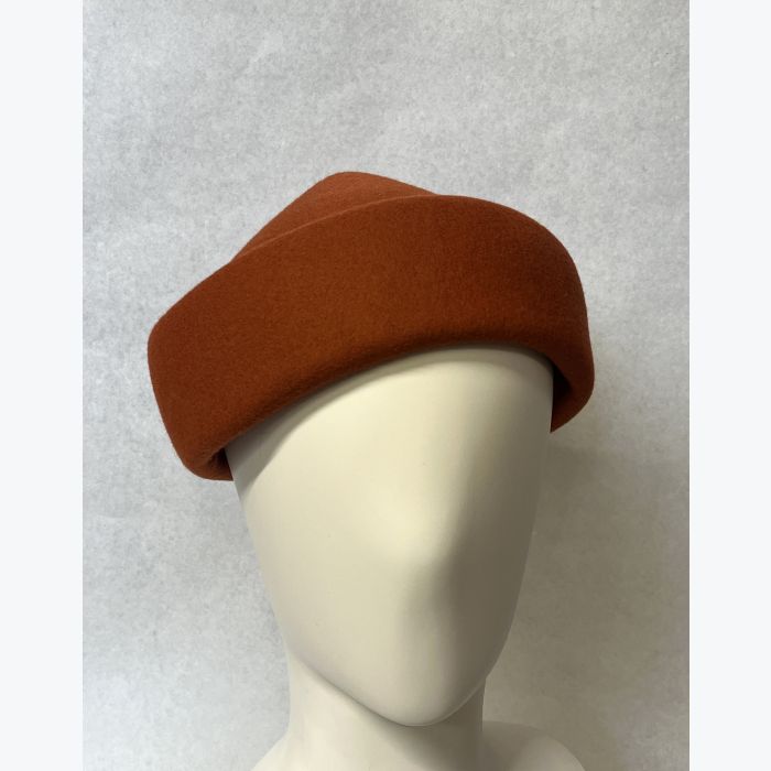 Lou, toque en feutre mérinos rouge