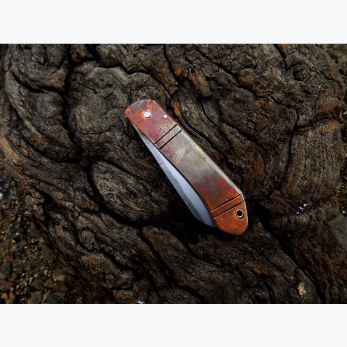 Couteau pliant 2 clous en Vieux Cuivre