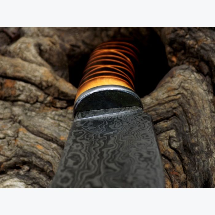 Couteau droit en Buis. Lame en Damas.