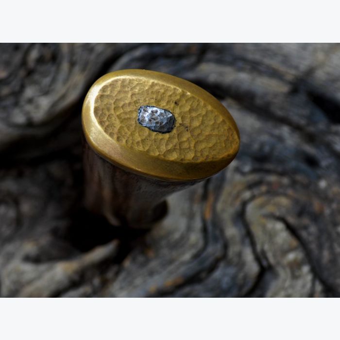 Couteau droit en Noyer et Laiton.