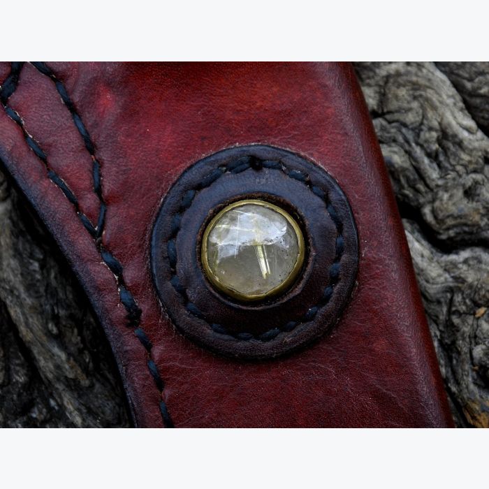 Couteau droit en Laiton, Cerf et Ebène.  Lame sandwich, avec décoration en nickel.