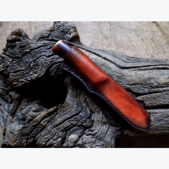 Couteau droit en Amandier et Cuivre. Lame en Damas torsadé.