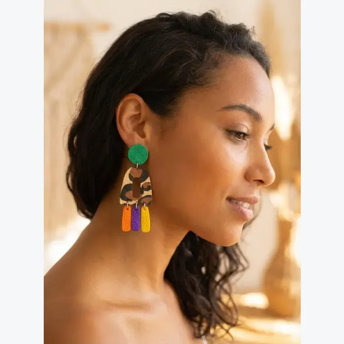 Grandes boucles d'oreilles Léopard colorées – INDISCRÈTES – Bijoux XXL légers en argile polymère – Fait main en France – Style Bohème Rock