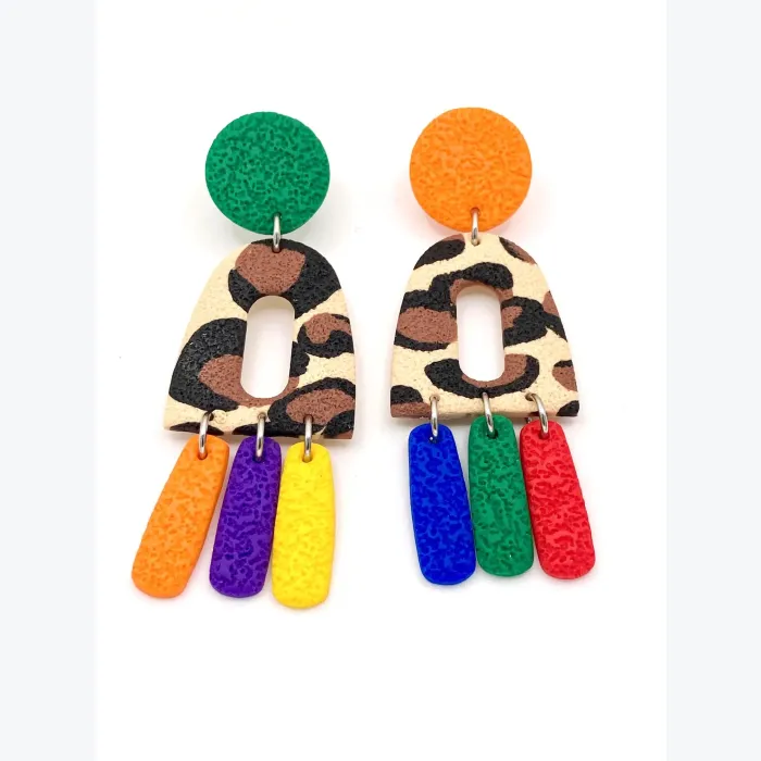 Grandes boucles d'oreilles Léopard colorées – INDISCRÈTES – Bijoux XXL légers en argile polymère – Fait main en France – Style Bohème Rock