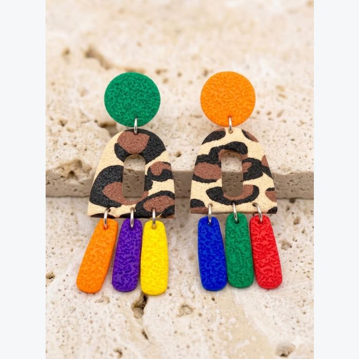 Grandes boucles d'oreilles Léopard colorées – INDISCRÈTES – Bijoux XXL légers en argile polymère – Fait main en France – Style Bohème Rock