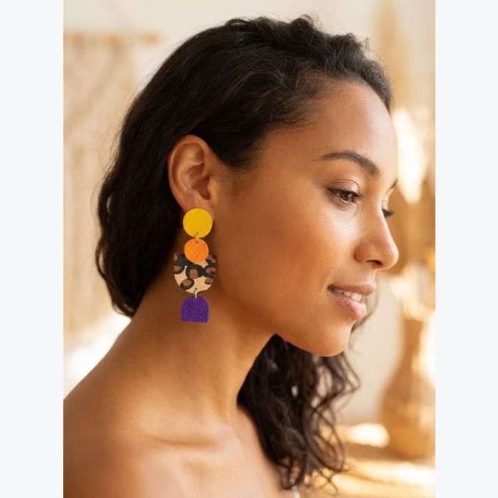 Grandes boucles d'oreilles Léopard colorées – INDISCRÈTES – Bijoux XXL légers en argile polymère – Fait main en France – Style Bohème Rock