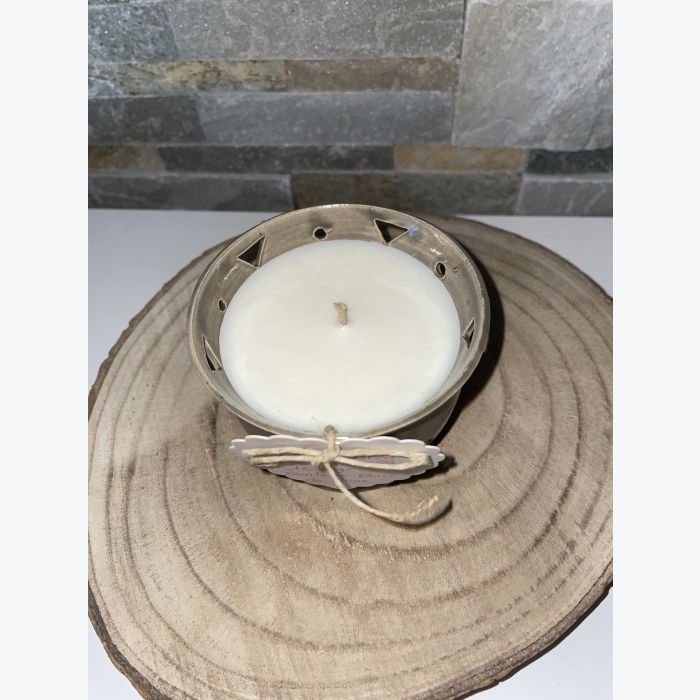 Bougie artisanale beige, parfumée senteur bois de rose