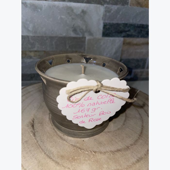 Bougie artisanale beige, parfumée senteur bois de rose