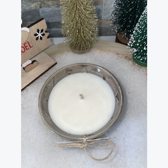 Bougie artisanale beige, parfumée senteur bois de rose