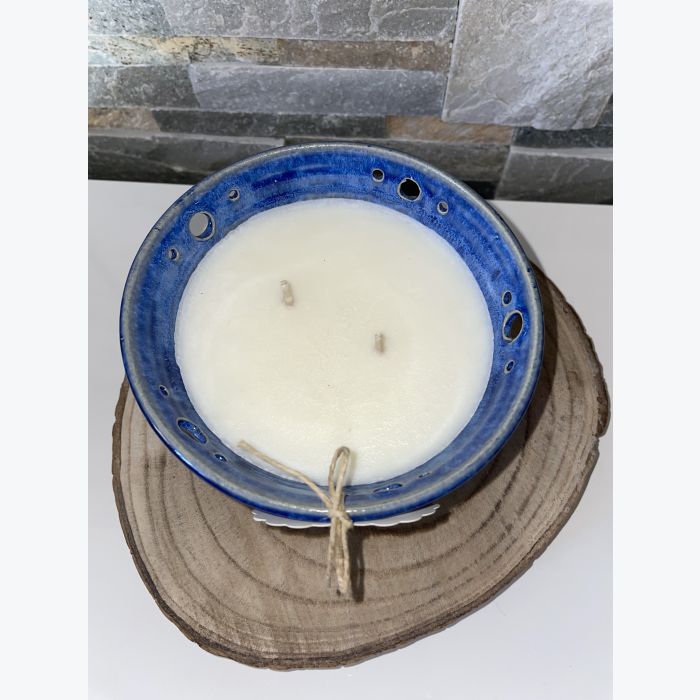 Bougie artisanale bleue, parfumée senteur fraise menthe