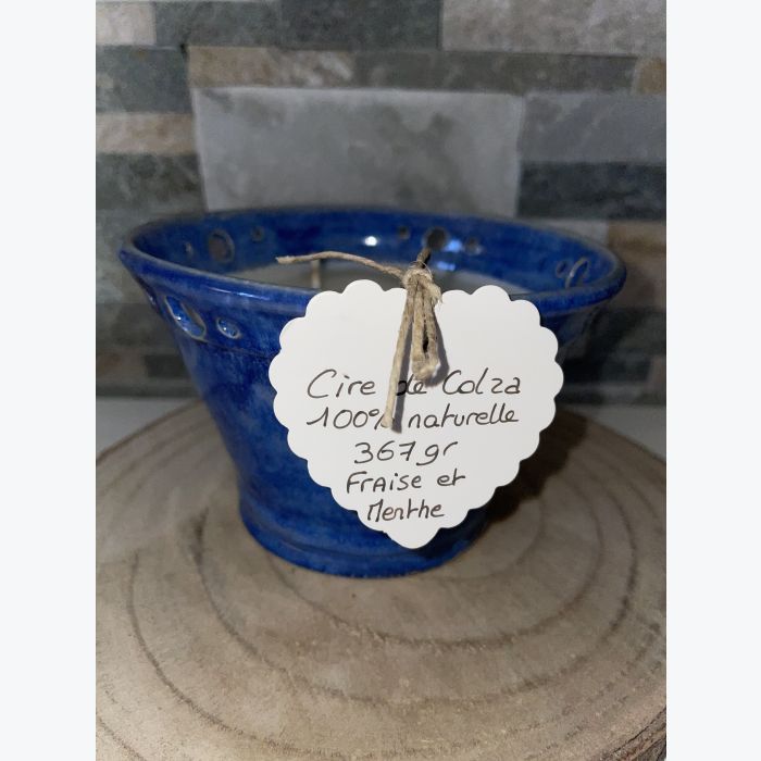 Bougie artisanale bleue, parfumée senteur fraise menthe