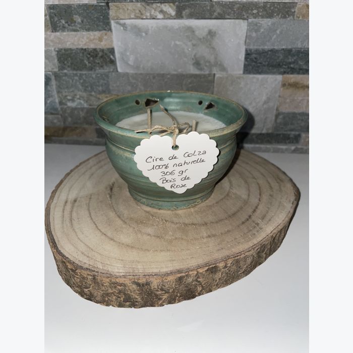 Bougie artisanale verte, parfumée senteur bois de rose