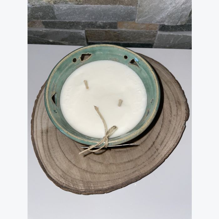 Bougie artisanale verte, parfumée senteur bois de rose