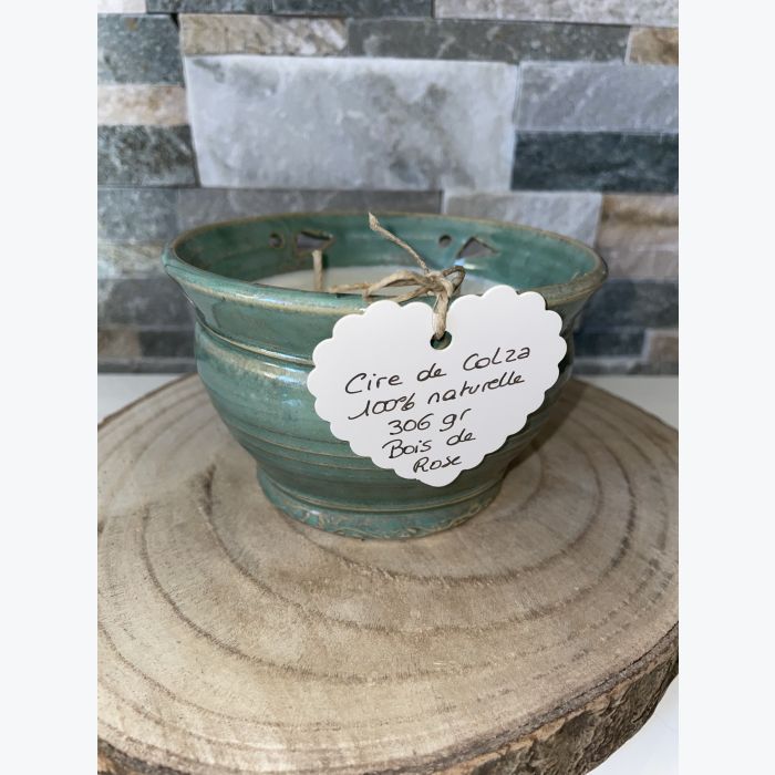 Bougie artisanale verte, parfumée senteur bois de rose
