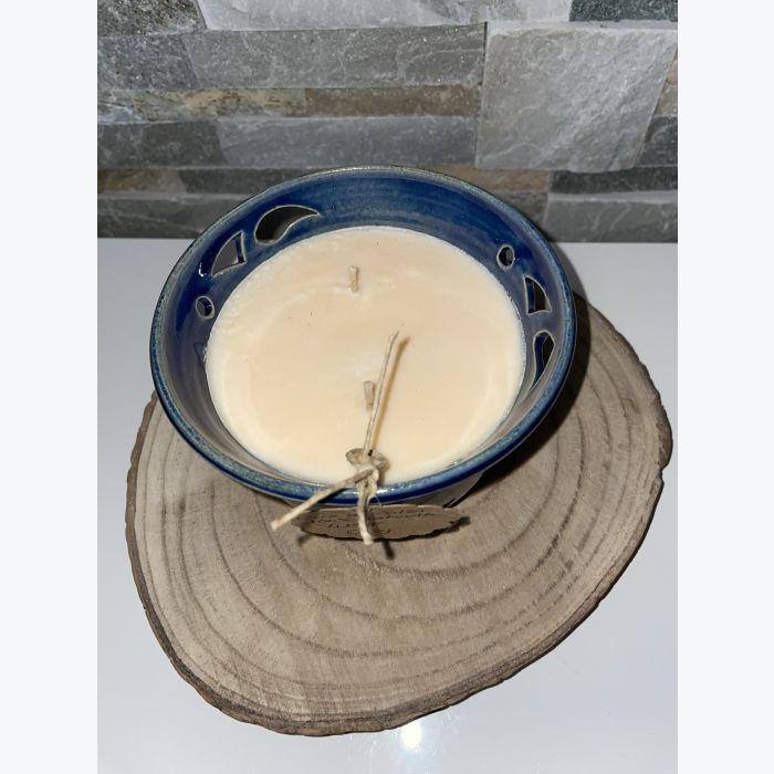Bougie artisanale bleue, parfumée senteur cosy