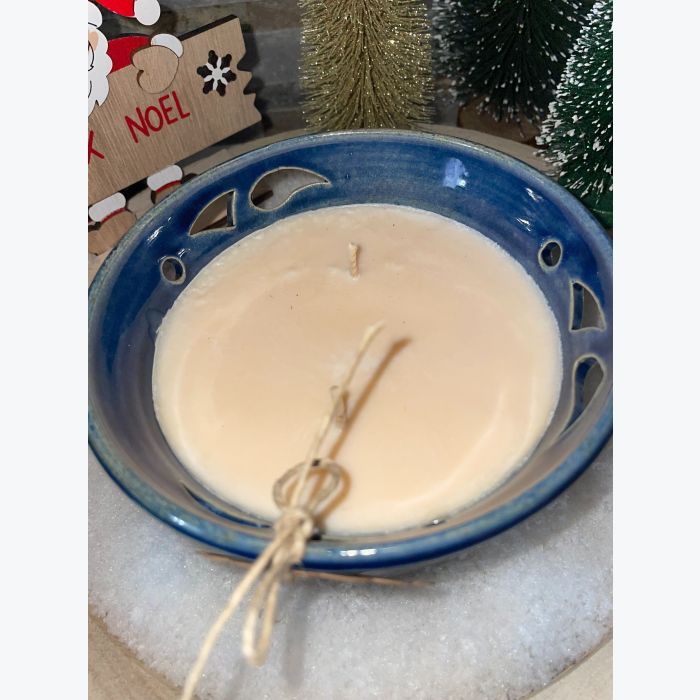 Bougie artisanale bleue, parfumée senteur cosy