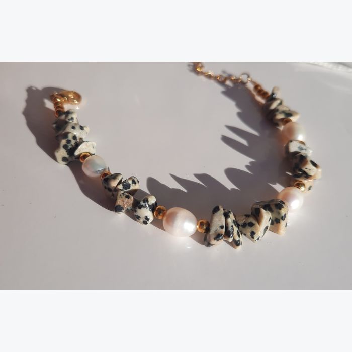 Bracelet en pierres naturelles de jaspe dalmatien et nacre