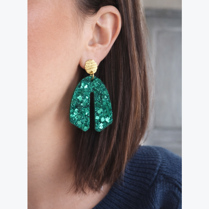 Boucles d'oreilles pendantes vert émeraude pailleté