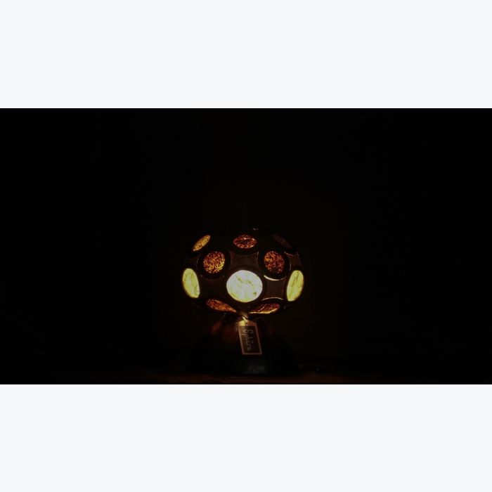 Sculpture Végétale Lumineuse à base de Calebasse "Sphère"