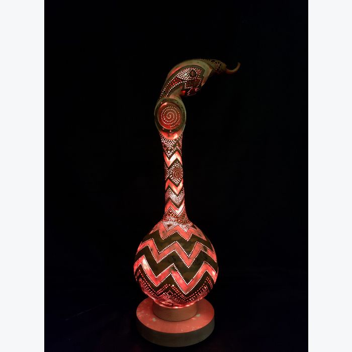 Sculpture Végétale Lumineuse à base de Calebasse "Cobra"