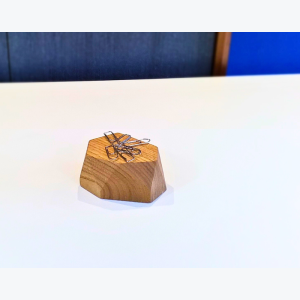 Bloc de bureau en bois de châtaignier sculpté, aimanté pour trombones