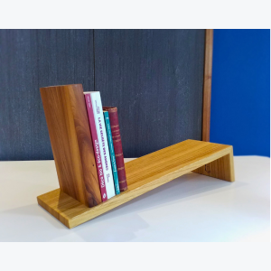 Etagère Seni oblique en châtaignier (taille M)