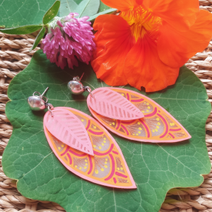 Boucles d'oreilles feuilles grand modèle motif écailles