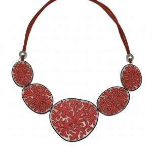 Collier plastron galet tour de cou