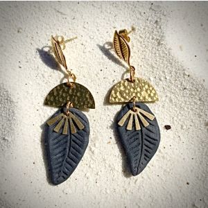 Boucles d’oreilles en porcelaine noire