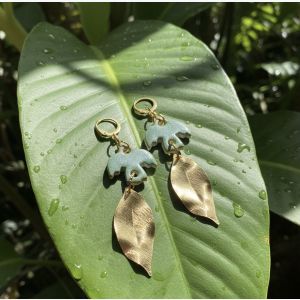 Boucles d’oreilles oiseau en porcelaine blanche et émail vert antique