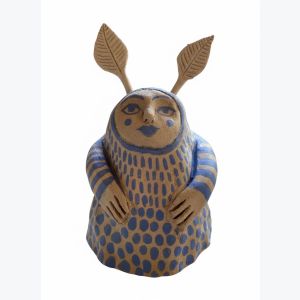 sculpture en grès en forme de  femme feuilles