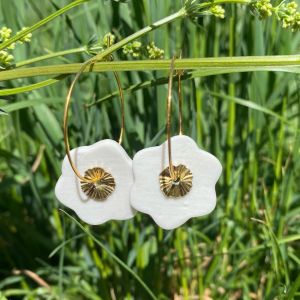 Créoles en porcelaine blanche