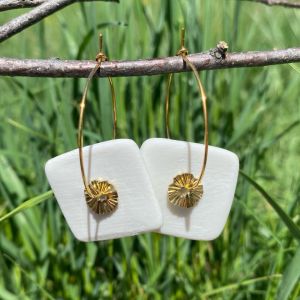 Créoles en porcelaine blanche