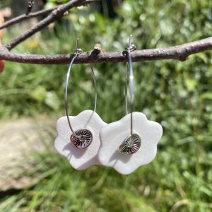 Créoles en porcelaine blanche