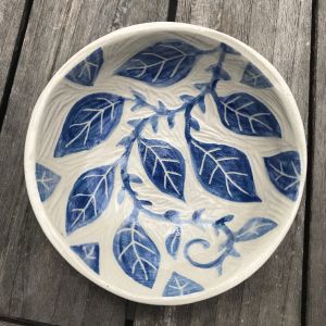 Feuilles et Fleurs - Coupelle en grès céramique décorée à la main pièce unique