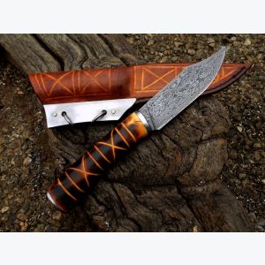 Couteau droit en Buis. Lame en Damas.