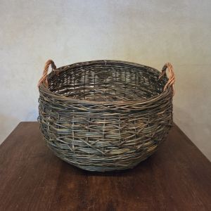 Grande corbeille en osier brut, pièce unique