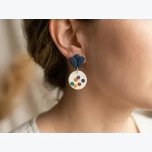 Boucles d'oreilles CÉLESTE – Motifs petits pois – Bijoux légers texture tissu argile polymère et inox – Fait main France – Collection Circus