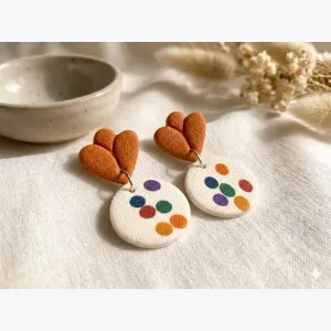 Boucles d'oreilles CÉLESTE – Motifs petits pois – Bijoux légers texture tissu argile polymère et inox – Fait main France – Collection Circus