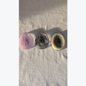 Pierre de sérénité ovale