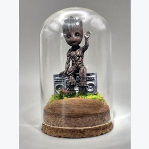 Diorama Baby Groot – Figurine artisanale inspirée des Gardiens de la Galaxie