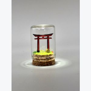 Mini Torii Japonais sous Cloche – Décoration Zen Artisanale