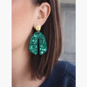 Boucles d'oreilles pendantes vert émeraude pailleté