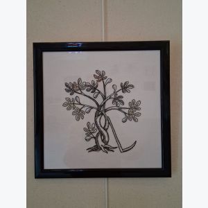Broderie noire en soie et fil d'or - Persistances